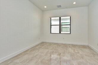 12778 Woodbury Dr in Estero, FL - Building Photo - Building Photo