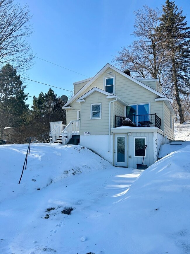 property at 2001 Springvale Rd