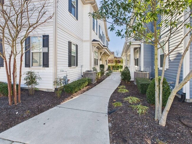 5062 Hawkins Ml Wy in Virginia Beach, VA - Building Photo - Building Photo