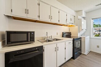 126 Schultz St in Chapel Hill, NC - Building Photo - Building Photo