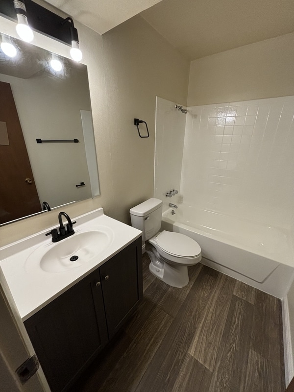 property at 2008 W Woodriver Dr