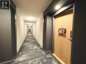 1001 Cedarglen Gate in Mississauga, ON - Building Photo - Building Photo