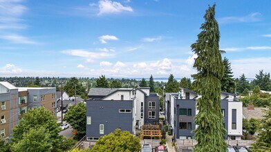 10706 Greenwood Ave N in Seattle, WA - Building Photo - Building Photo