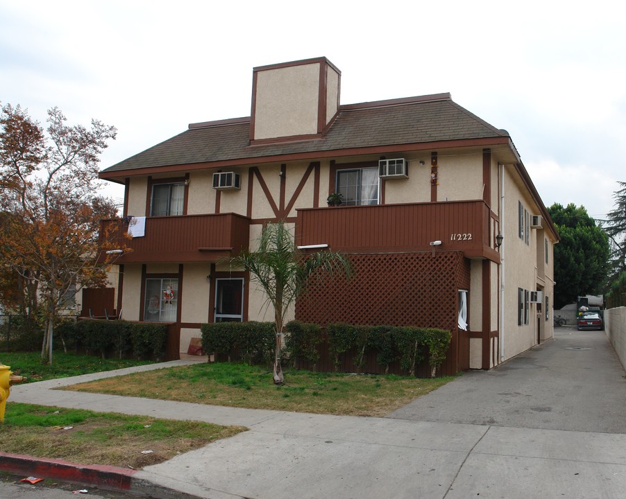 11222 Tiara St in North Hollywood, CA - Foto de edificio