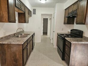 410 E 9th St in Elgin, TX - Building Photo - Building Photo