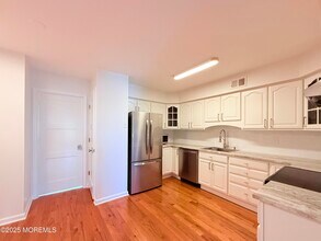 25 Meadow Ave in Monmouth Beach, NJ - Building Photo - Building Photo