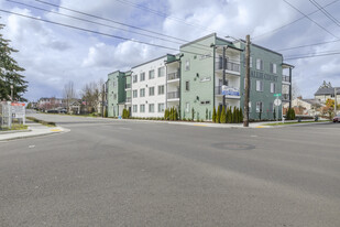 Hallie Court Apartments in Tacoma, WA - Building Photo