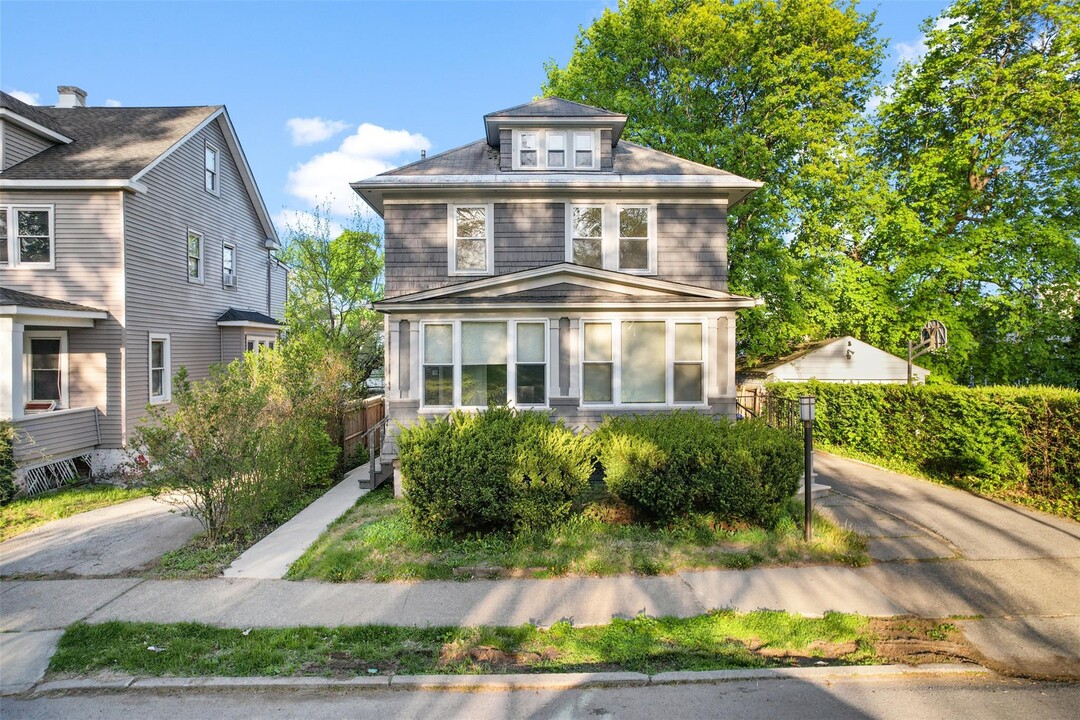 29 Gray St in Poughkeepsie, NY - Building Photo
