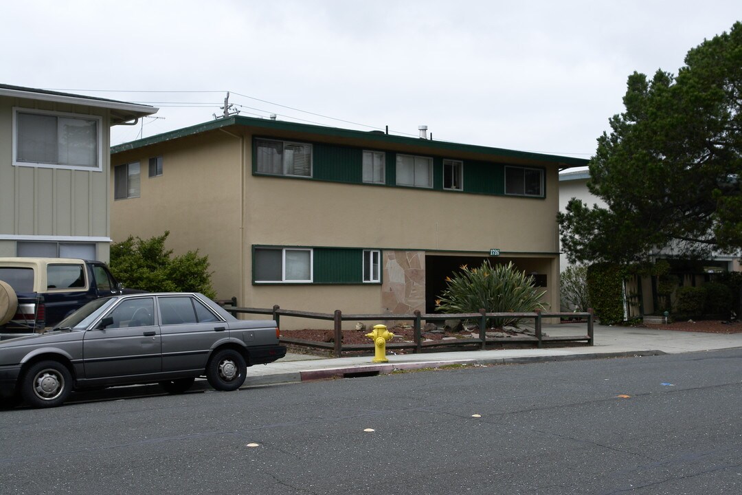 1726 S Grant St in San Mateo, CA - Building Photo