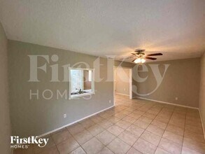 798 Chevy Chase St NW in Port Charlotte, FL - Foto de edificio - Building Photo