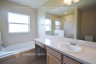 2048 Gloria Cir in Palm Bay, FL - Foto de edificio - Building Photo