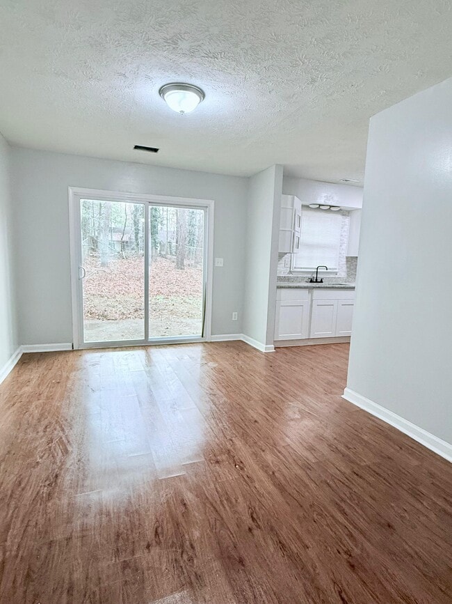 280 Timber Creek Ln SW in Marietta, GA - Foto de edificio - Building Photo