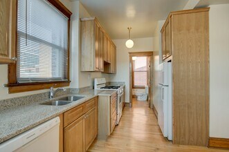 848 W Waveland Ave, Unit 3 in Chicago, IL - Building Photo - Building Photo