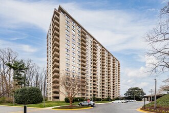 The Promenade in Bethesda, MD - Building Photo - Building Photo