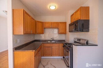 60 Sampson St in Garfield, NJ - Building Photo - Building Photo