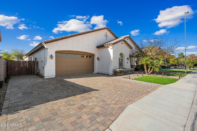 4060 S Emerson St in Chandler, AZ - Building Photo - Building Photo