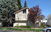 2819 E St in Sacramento, CA - Foto de edificio - Building Photo