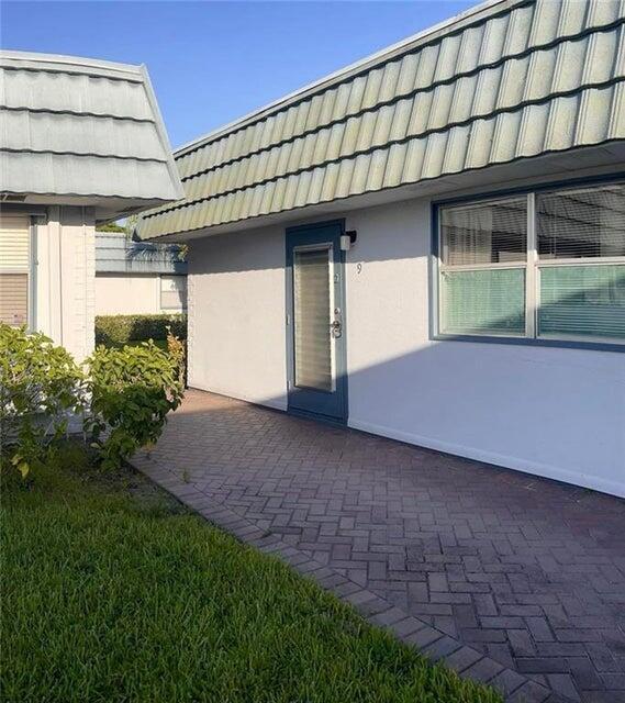 9 Waterford Way in Delray Beach, FL - Building Photo