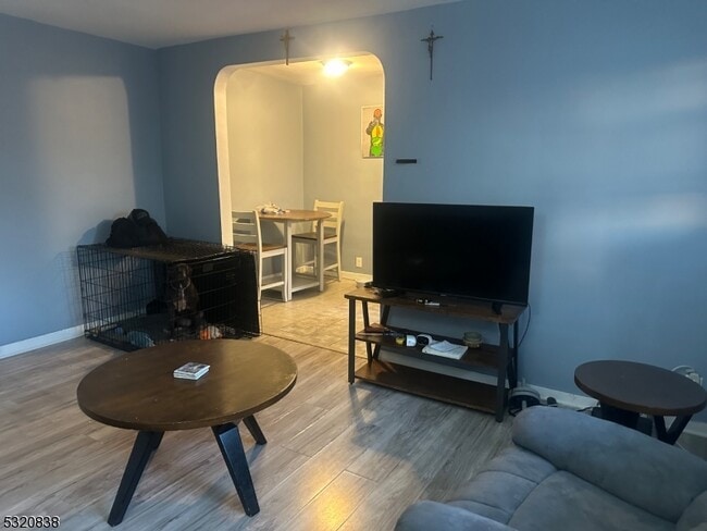 19 Carpenter Terrace N in Belleville, NJ - Building Photo - Building Photo