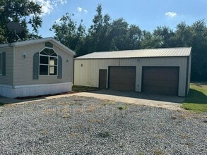 205 Crossroad School Rd in Eldorado, IL - Building Photo - Building Photo
