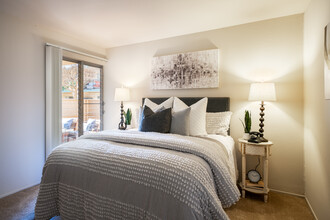 Diablo Pointe Apartments in Walnut Creek, CA - Building Photo - Interior Photo