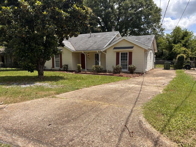 property at 620 Glade Park Dr