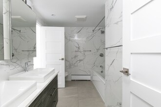 The St Georges in Montréal, QC - Building Photo - Building Photo