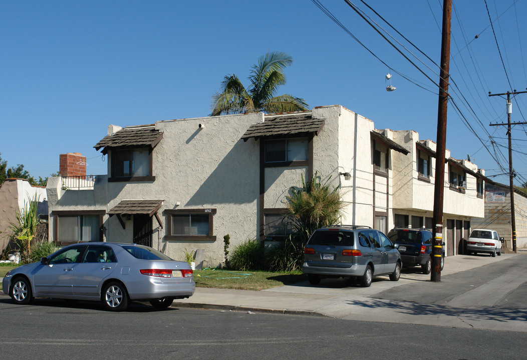 14942 Adams St in Midway City, CA - Building Photo