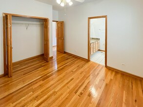 1319 W Belmont Ave, Unit 1 in Chicago, IL - Foto de edificio - Building Photo