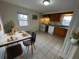 368 New York Ave in Lyndhurst, NJ - Building Photo