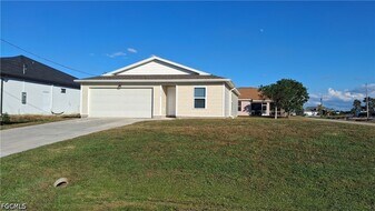 1315 NW 15th Ave in Cape Coral, FL - Building Photo