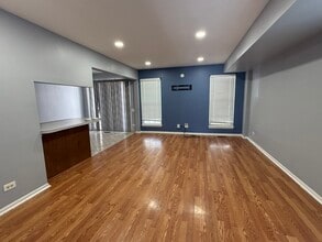 210 Shadybrook Ln in Aurora, IL - Building Photo - Building Photo