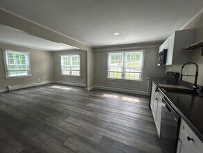 365 Summer St in Springfield, VT - Building Photo - Building Photo