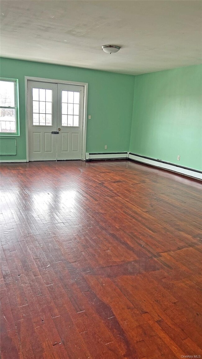 93-26 197th St in Queens, NY - Foto de edificio - Building Photo