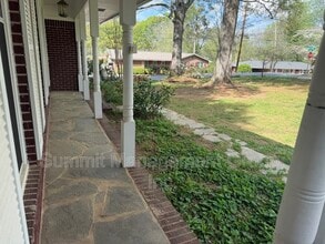 200 Indian Creek Dr in Monroe, GA - Building Photo - Building Photo