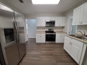 411 12th Ave E in Bradenton, FL - Building Photo - Building Photo