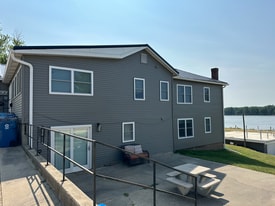 104 S Main St, Unit B in Albany, IL - Building Photo