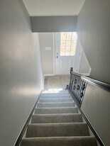 181 Lockheed Dr in Coraopolis, PA - Building Photo