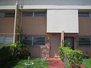 10881 SW 6th St in Miami, FL - Building Photo - Building Photo