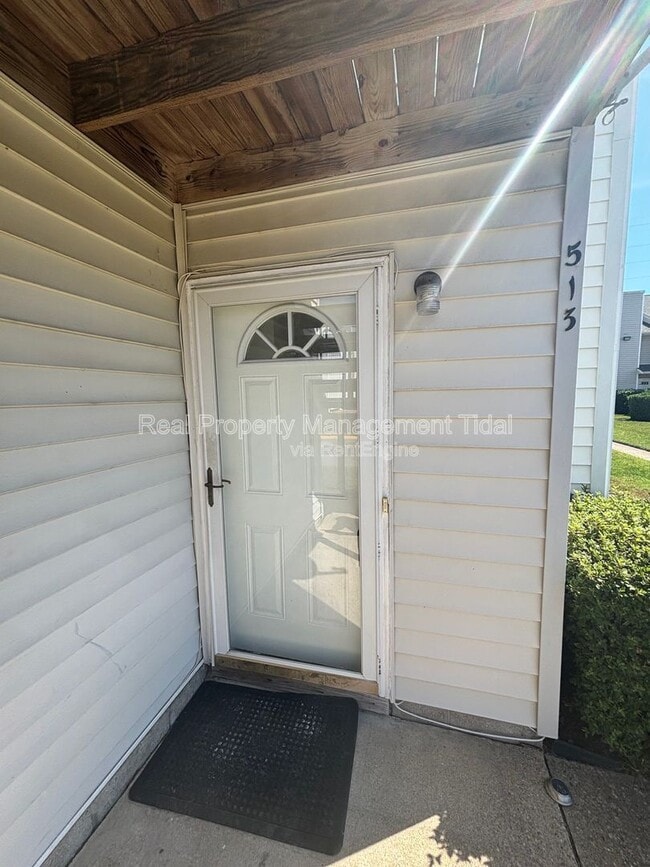 513 Summit Ct in Virginia Beach, VA - Building Photo - Building Photo