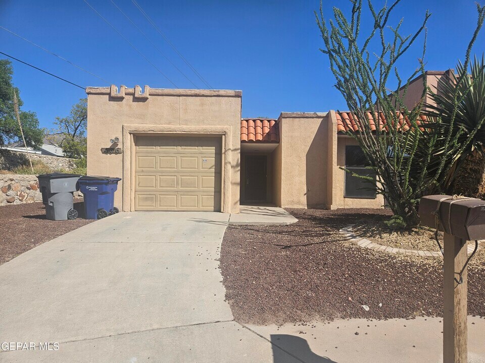 406 Verde Mar Pl in El Paso, TX - Building Photo