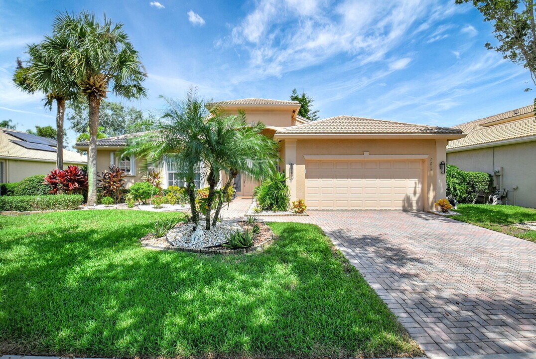 7215 Great Falls Cir in Boynton Beach, FL - Building Photo