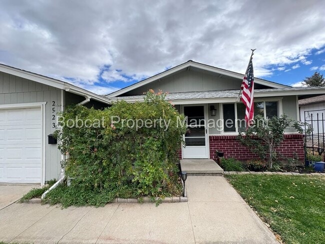 2523 Baker Dr in Carson City, NV - Building Photo - Building Photo