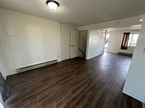 558 W 42nd St in Scottsbluff, NE - Building Photo - Building Photo