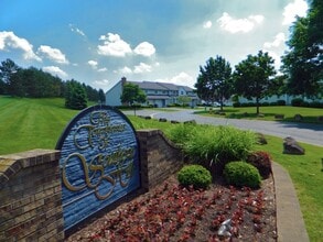 28 Chenin in Fairport, NY - Foto de edificio - Building Photo