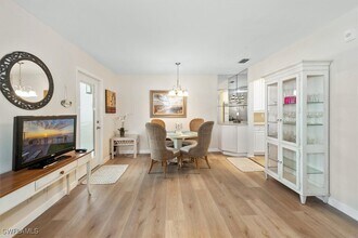 1065 Gulf Shore Blvd N in Naples, FL - Building Photo - Building Photo