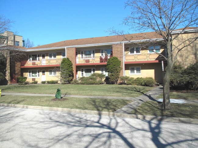 33 N Clifton Ave in Park Ridge, IL - Building Photo - Building Photo