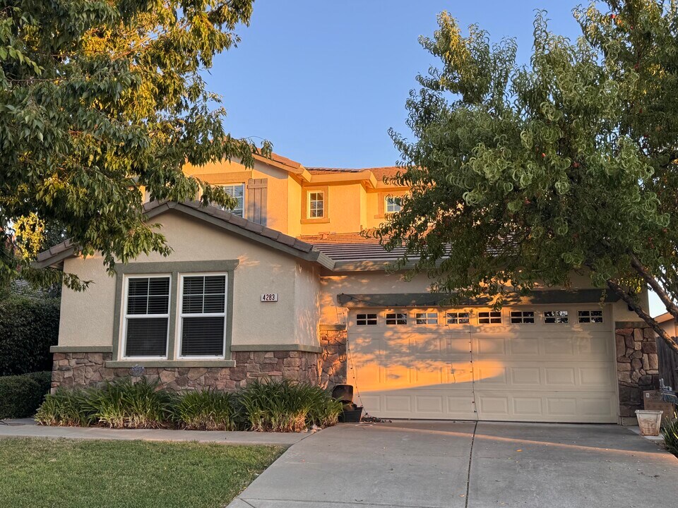 4283 Borderlands Dr in Rancho Cordova, CA - Building Photo