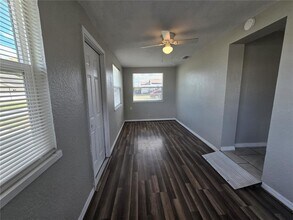 246 W Bay Ave in Eagle Lake, FL - Building Photo - Building Photo