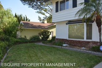 26 Calle Escalon in Camarillo, CA - Foto de edificio - Building Photo